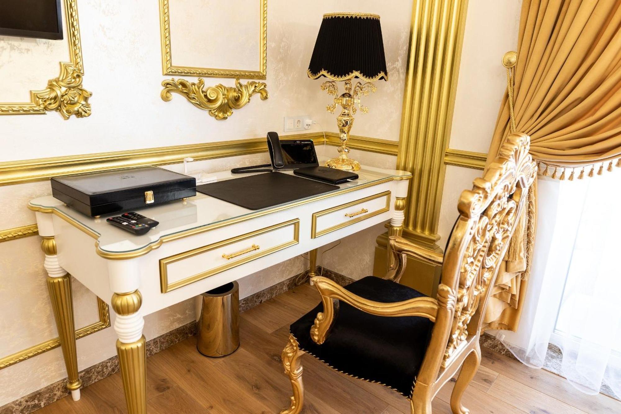 Khmelʼnytsʼkyy Royal Palace Luxury Hotel And Spa חדר תמונה