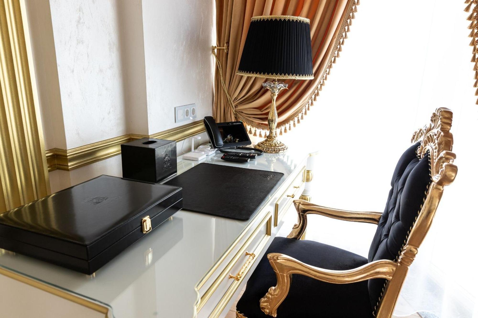 Khmelʼnytsʼkyy Royal Palace Luxury Hotel And Spa חדר תמונה